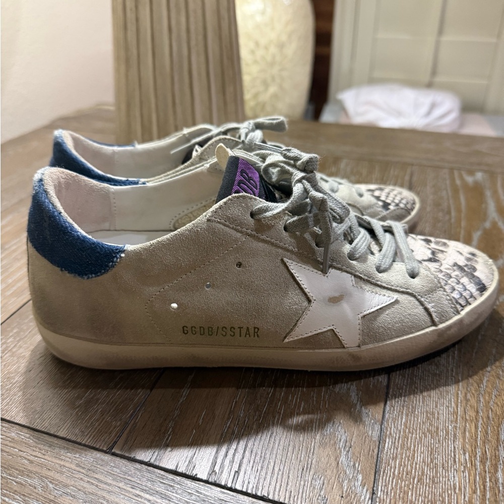 Golden Goose Sneakers color gray with Navy and snake skin Details!!!